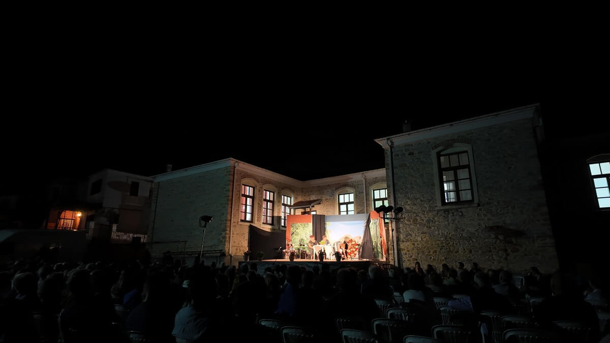 Θεατρική παράσταση - Ούτε γάτα ούτε ζημιά κι ας μη φτάσανε στην Καστοριά